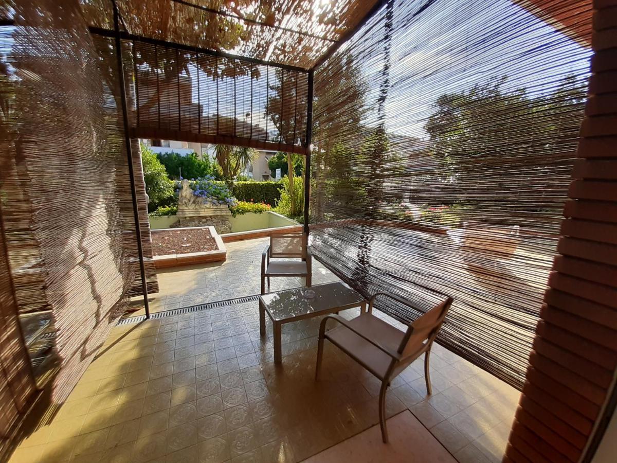 La Gran Dama Bed & Breakfast Roseto Degli Abruzzi Exterior photo